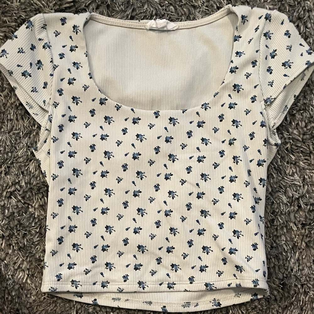 Chic Cream Floral Blouse